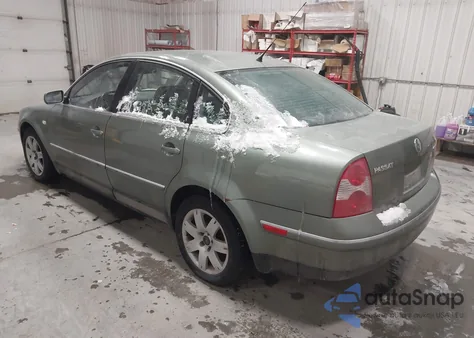 2003 Volkswagen Passat Glx from USA, damaged, VIN WVWTH63B83P385115
